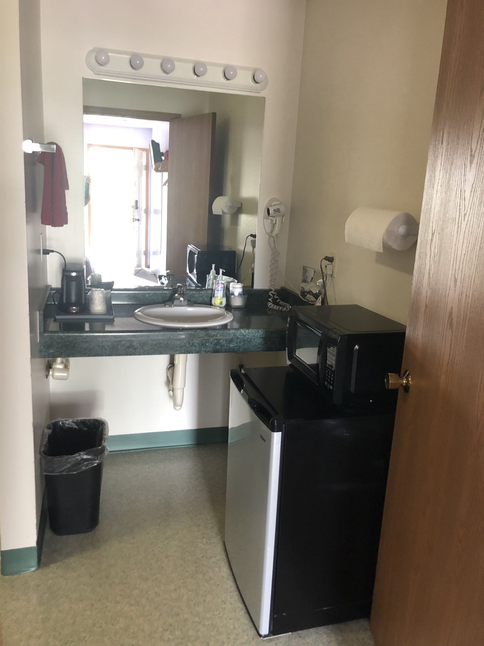 In-room vanity and sink area